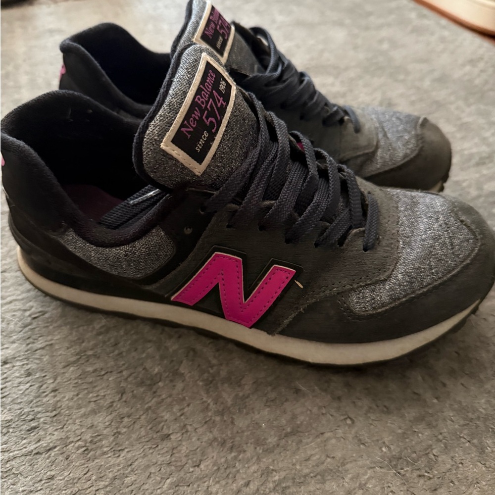 New Balance Women's Sneakers - Charcoal and Magenta